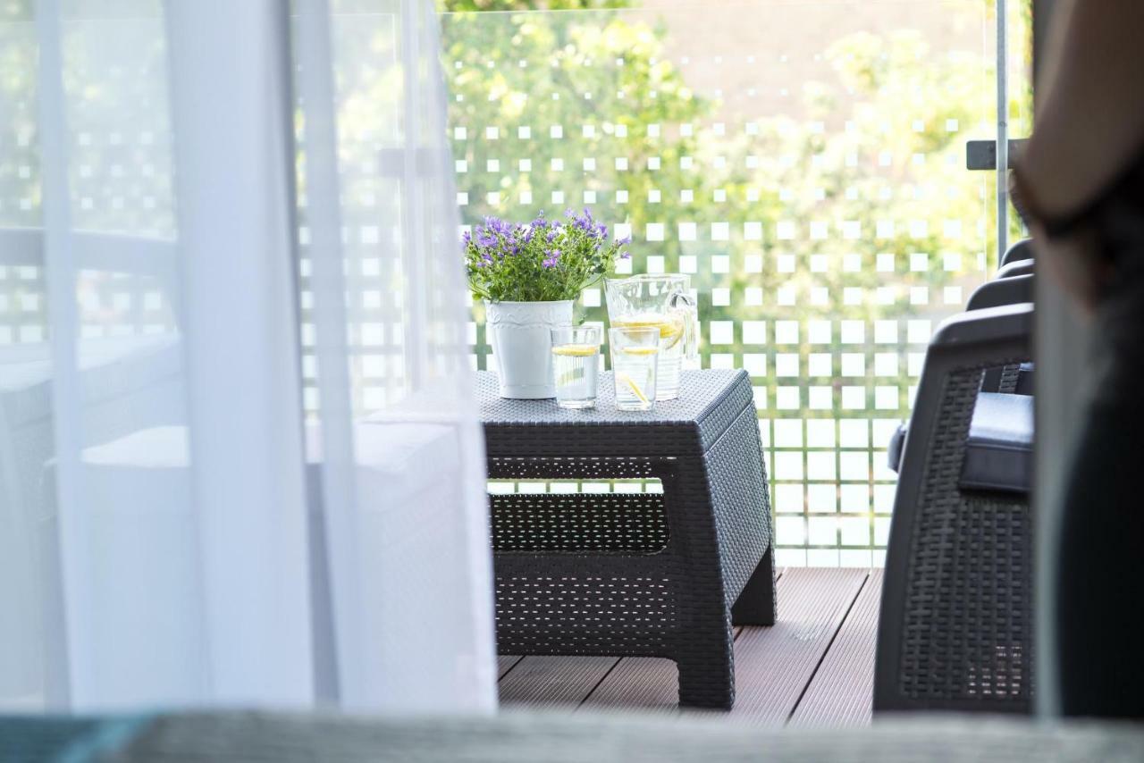 Lato Apartament Solna 11C Z Garazem Kolobrzeg Bagian luar foto